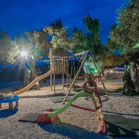 Foteini Villa Skinária